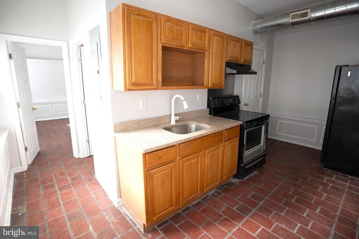 Primary Photo - 2800 D St.