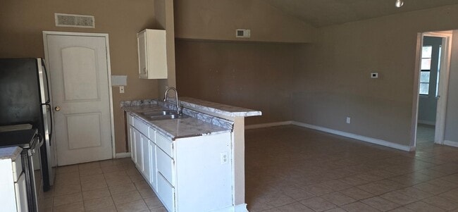Foto del edificio - 5620 Hollow Pines Dr