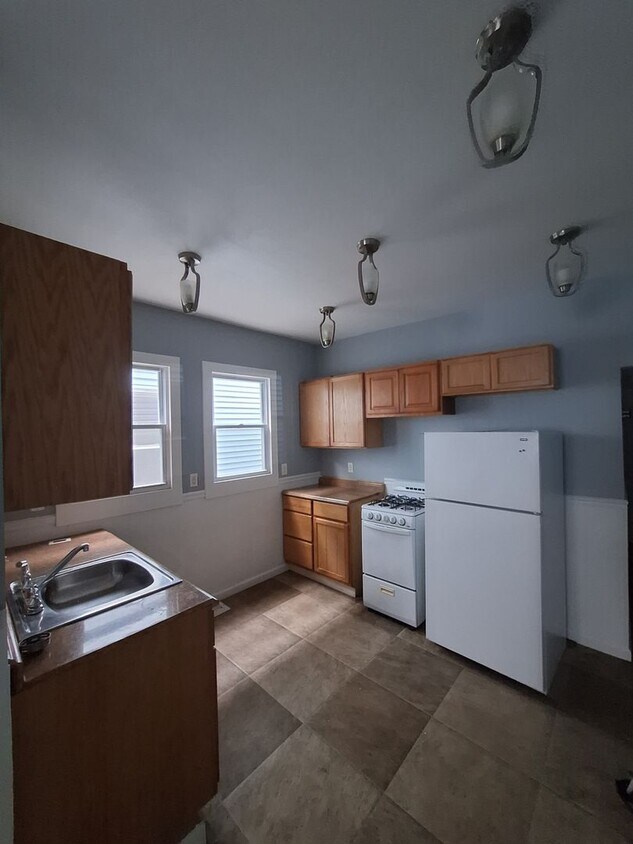 Building Photo - 440 E 23rd Street