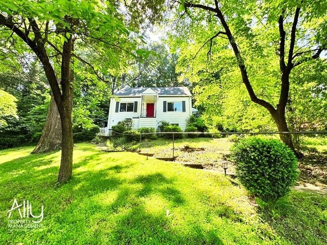 Building Photo - 722 McIntire Rd