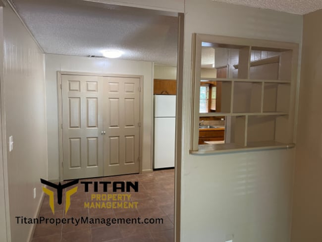 Building Photo - 3 bed home available for rent!