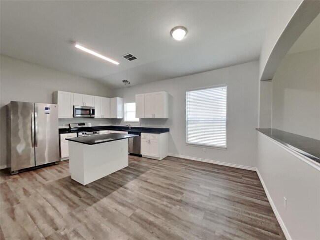 Foto del edificio - 6733 River Ridge Ln