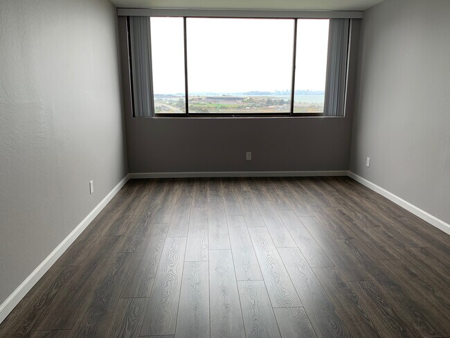 Foto del edificio - 555 Pierce St