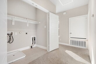 Building Photo - 2041 Layla Dr