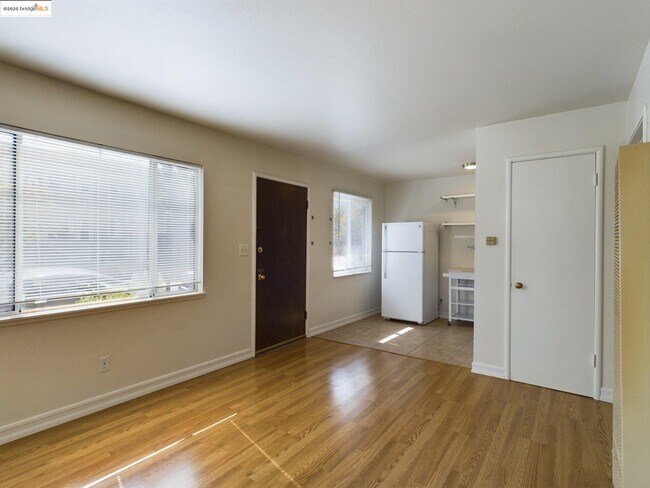 Foto del edificio - 3811 Opal St