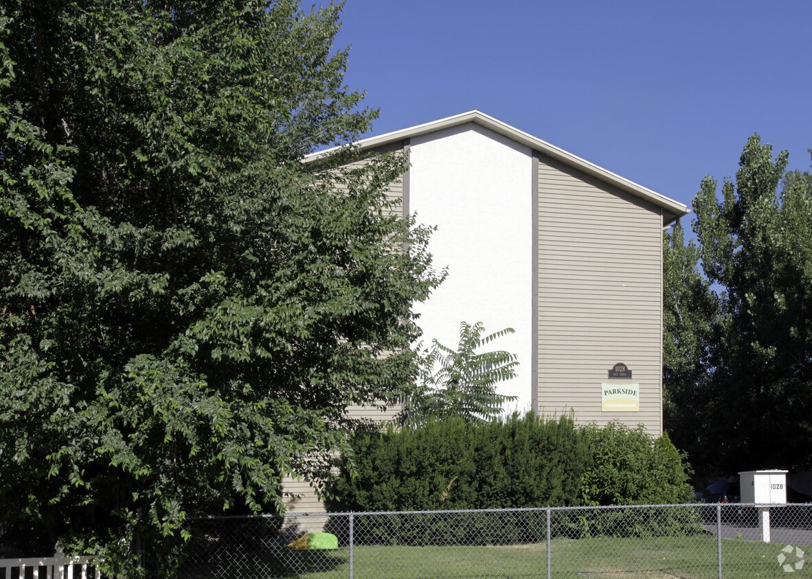 Building Photo - Temple Street Apartments