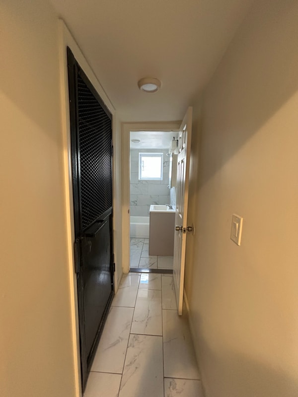 Building Photo - 94 Eaton Pl