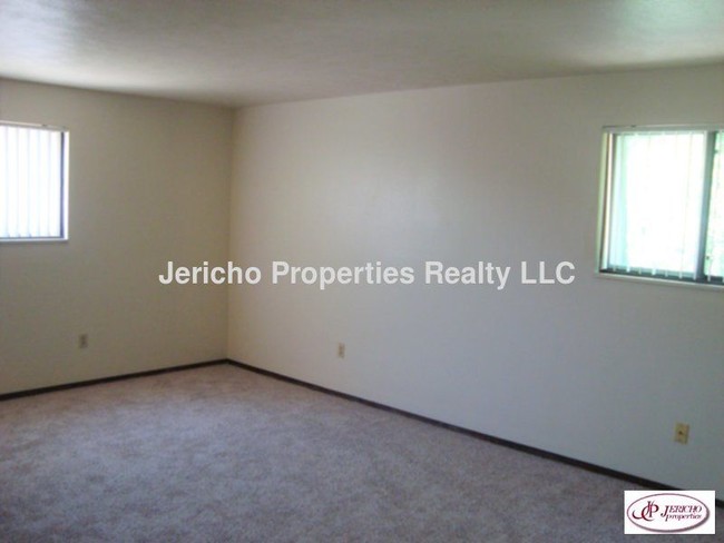 Building Photo - 3010 W 46th Ave