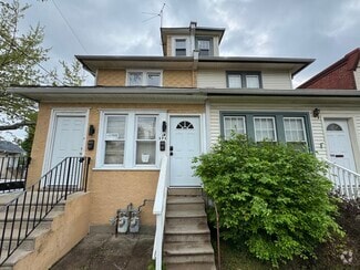 Building Photo - 171 Lewis Ave