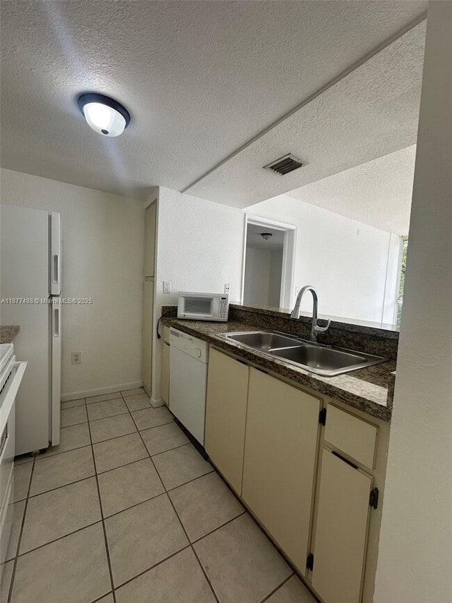 Building Photo - 7125 NW 186th St