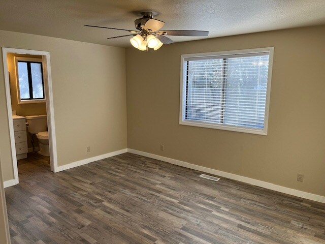 Building Photo - 757 E Willowbrook Dr