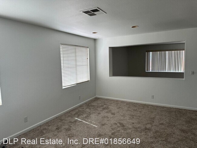 Building Photo - 4 br, 2.5 bath House - 2320 S. Fallbrook D...