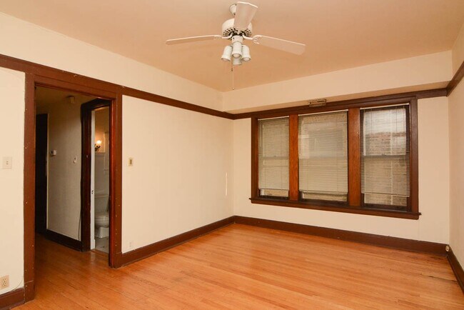 Foto del edificio - 1309 W Newport Ave