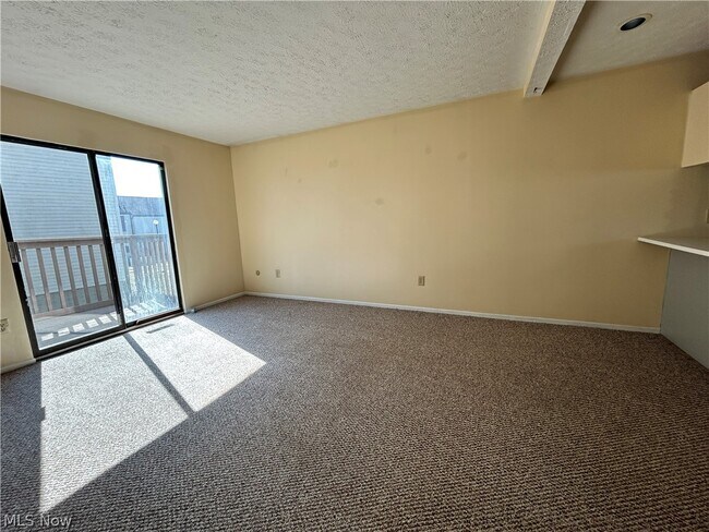 Foto del edificio - 131 Orchard Dr