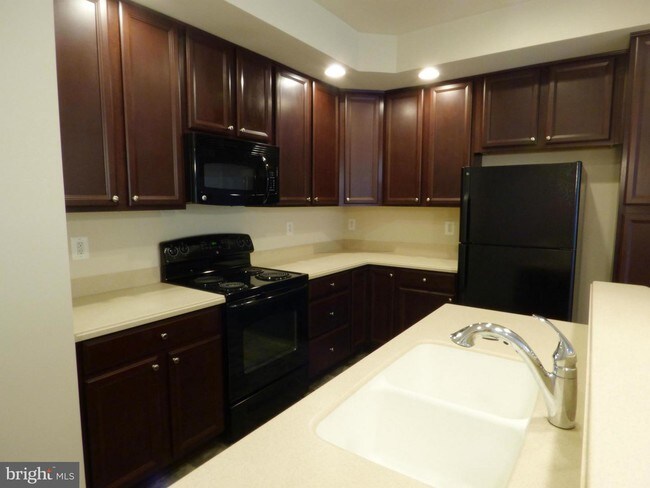 Foto del edificio - 339 Chessington Dr