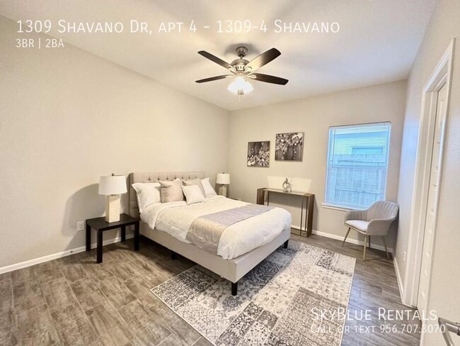 Building Photo - 1309 Shavano Dr