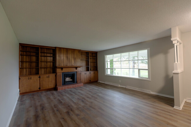 Building Photo - 5630 Tilly Rd