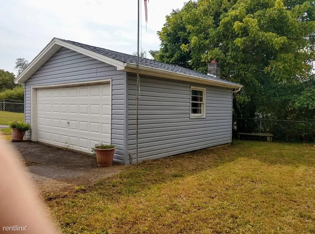 Primary Photo - 3 br, 2 bath House - 315 Greenway Dr