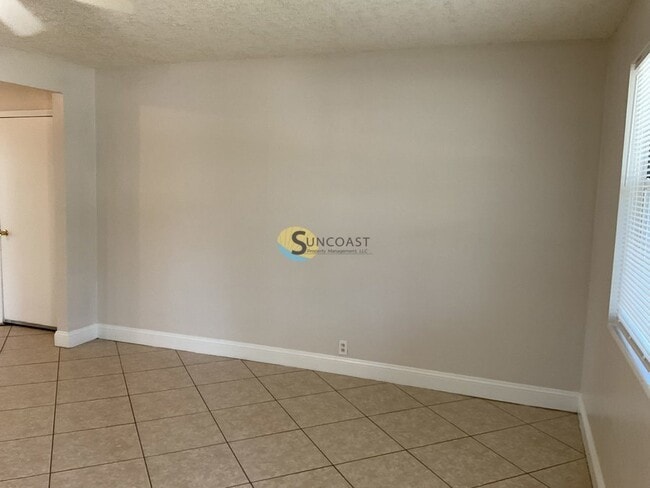 Foto del edificio - 3235 Holly Berry Ln