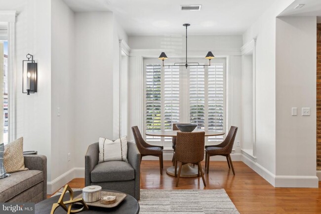 Foto del edificio - 1641 R St NW