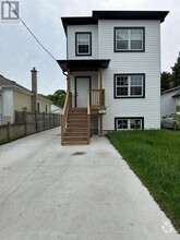 Building Photo - 263 Sanders St