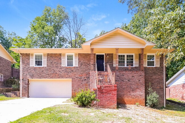 Building Photo - 904 Glenvalley Dr