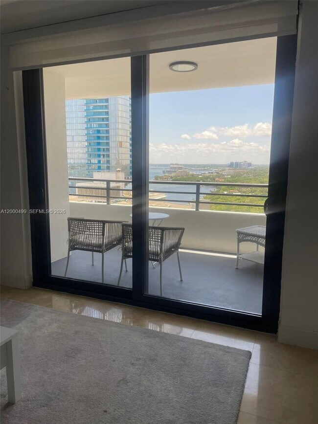 Foto del edificio - 2333 Brickell Ave
