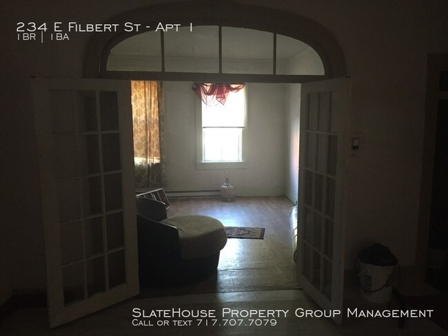 Building Photo - Large First Floor 1 Bedroom Apt