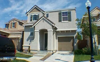 Building Photo - 3066 Staysail St
