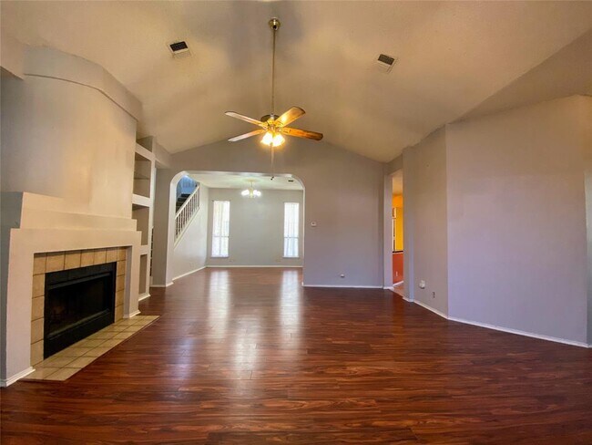 Building Photo - 3215 Tree Grove Dr
