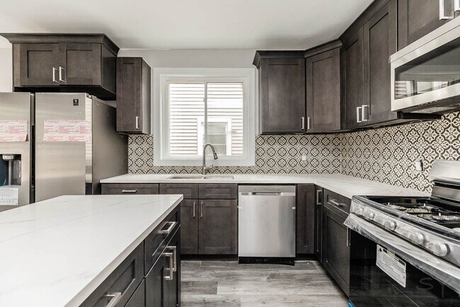 Foto del edificio - 2200 N Kenneth Ave