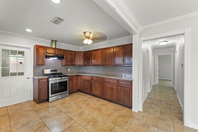 Building Photo - 519 Guyer St