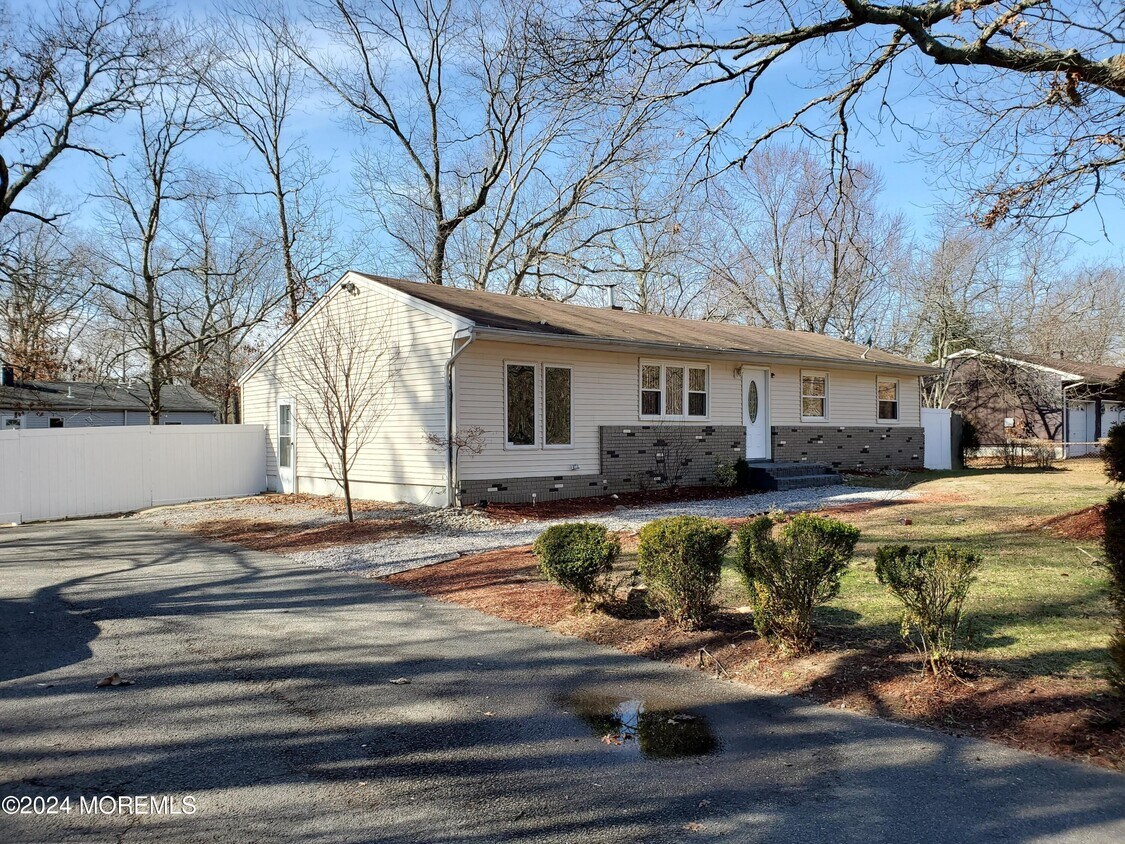Foto principal - 2627 Ridgeway Rd