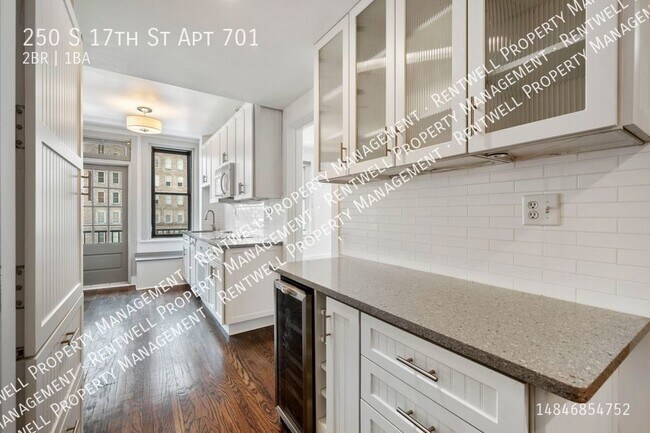 Building Photo - Two Bedroom Highrise Apartment in Rittenho...