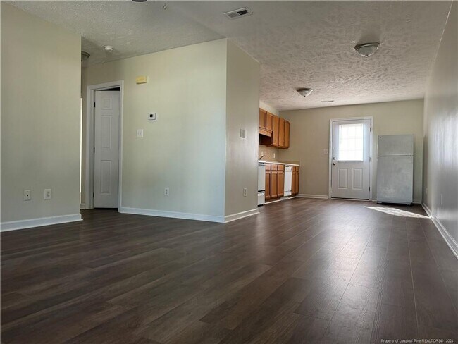Building Photo - 201 Centipede Ln