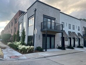 Building Photo - 105 Laurel Ct