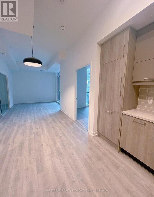 Photo du bâtiment - 8119 Birchmount Rd