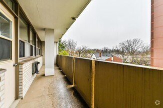 Building Photo - 445 Eglinton Ave E