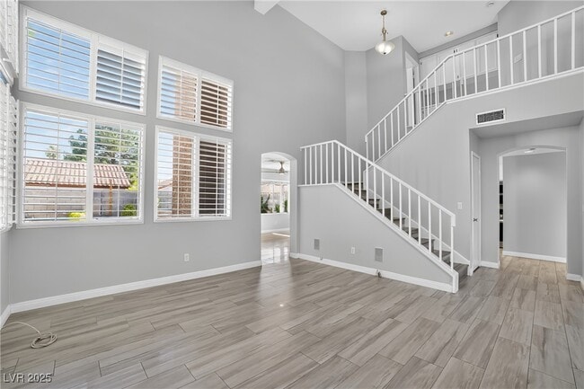 Building Photo - 636 Thornewood Pl