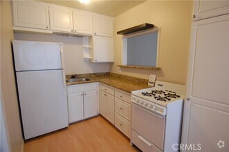 Building Photo - 105 Avenida Aragon