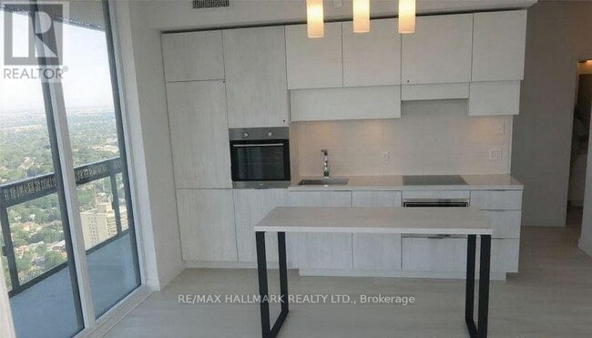 Building Photo - 8 Eglinton Ave E