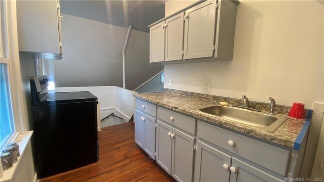 Foto del edificio - 220 Mountain Grove St