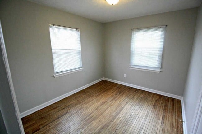 Downstairs bedroom - 3449 Beulah Rd