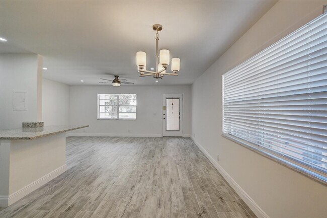 Building Photo - 87 Normandy Ln