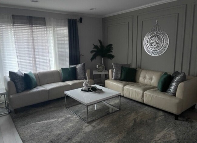 Foto del edificio - 534 Lawler Ave