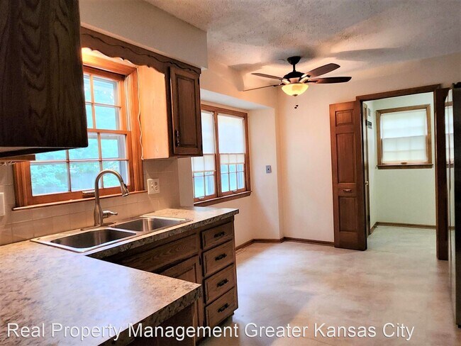Foto del edificio - 4 br, 2.5 bath House - 8211 W. 97th St.