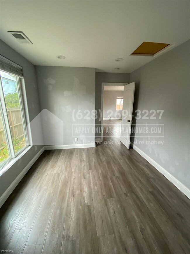 Building Photo - 2 br, 1 bath 4plex - 4115 Lusk Street -
