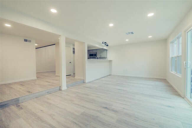 Building Photo - 12553 Wellington Park Dr