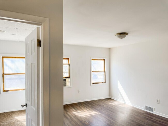 Photo - 14 N River St Apartment