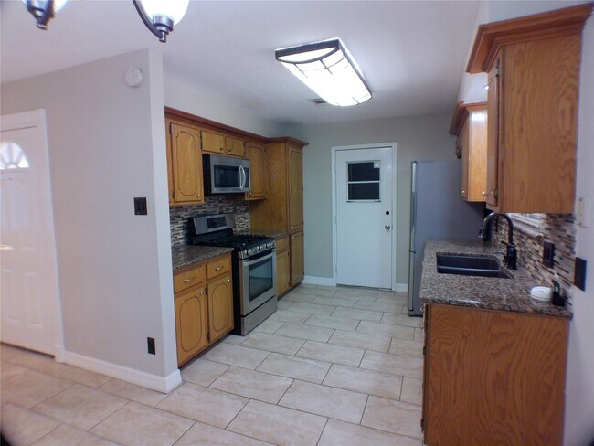 Building Photo - 4422 Haiti Ln